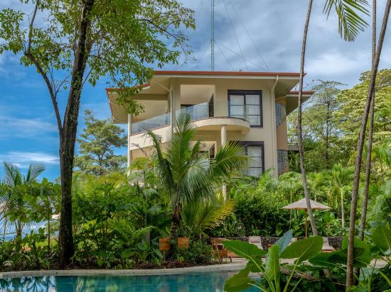 Arenas Del Mar Beachfront & Rainforest Resort Member of the Cayuga Collection
