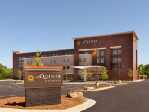 ลากินตา อินน์แอนด์สวีท บายวินด์แฮม เบรเซลตัน โรงแรมในBraselton