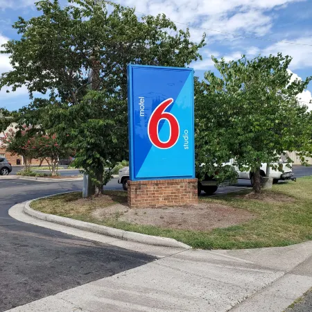 Motel 6 Richmond, VA - I-64 West