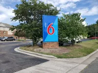 Motel 6 Richmond, VA - I-64 West - Pet friendly
