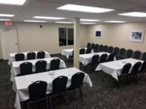 Best Western Dothan Inn  Suites