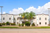 Days Inn & Suites by Wyndham NASA Space Center Houston Hotels in Nassau Bay