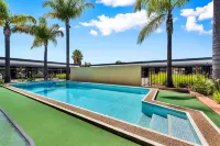 Comfort Inn & Suites Manhattan - Yüzme Havuzu