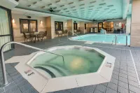 Drury Inn & Suites Louisville East Các khách sạn ở Hurstbourne