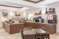 Ramada by Wyndham Wainwright Các khách sạn ở Wainwright