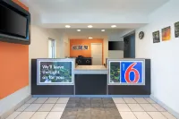 Motel 6 Woodland, CA - Sacramento Airport - 2-Star