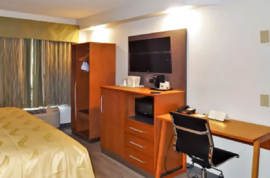 Quality Inn & Suites Raleigh North Raleigh Hotels in Raleigh