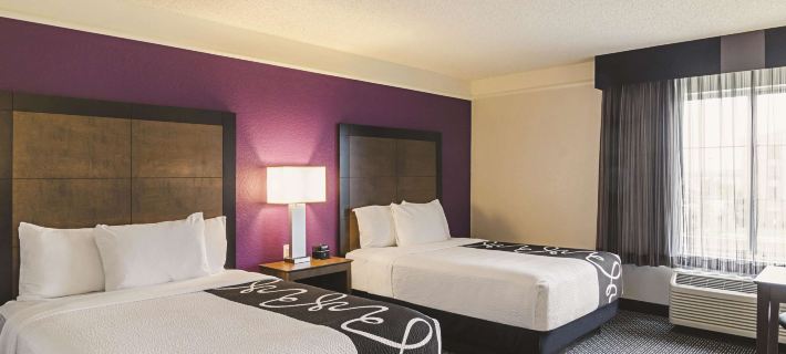 La Quinta Inn & Suites by Wyndham Denver Airport Dia Отели в г. Денвер