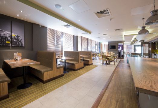 런던 호텔 객실 전경