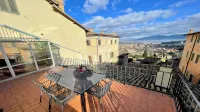 6 guests apt with terrace in pedestrian historic centre of Spoleto