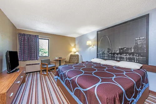 Super 8 by Wyndham Sullivan Hotels in Sullivan