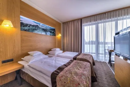 Grand Nosalowy Dwór Отели рядом с достопримечательностью «Prometheus Shot dead Monument»