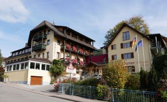 Landhotel Salmen - Housity