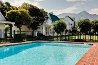 Protea Hotel George King George - ที่มีสระว่ายน้ำ