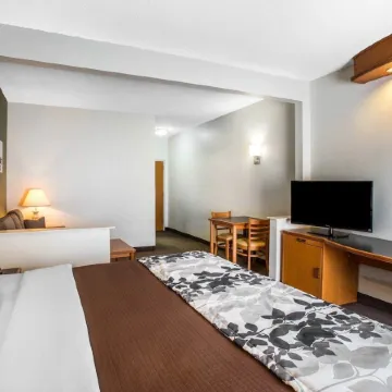 Clarion Pointe Albemarle