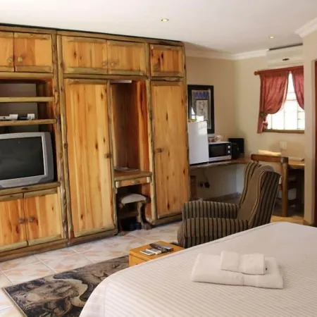 Aark Guest Lodge Hotele w: Sedibeng