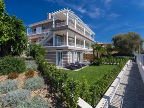 Villa Velvet Hotels in Villeneuve-Loubet