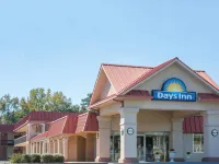 Days Inn by Wyndham Forsyth Hotel in zona Meadows Gun Club & Shooting School