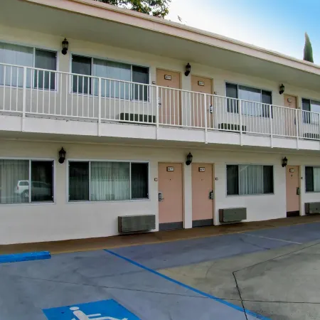 Americas Best Value Inn Visalia
