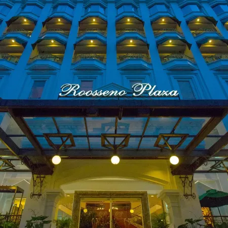 Toeti Roosseno Plaza
