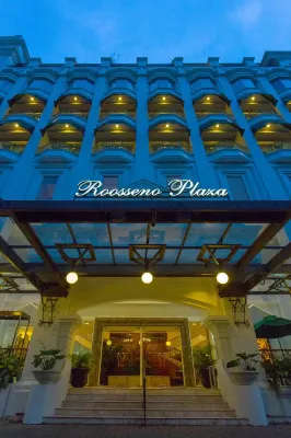 Toeti Roosseno Plaza - อ่างจากุชชี่