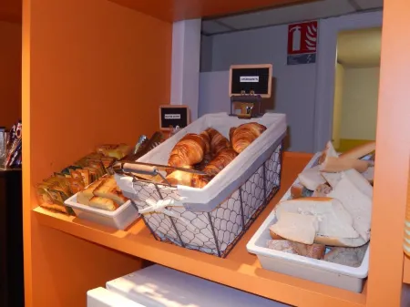 Premiere Classe Saintes Отели в г. Сен-Вез