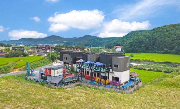 Gyeongju Edith Poolvilla & Pension - Housity