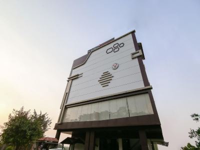 Capital O 35621 Hotel Durga International