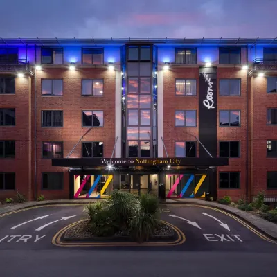 Roomzzz Nottingham City Hotel dekat Arena Balap Nottingham