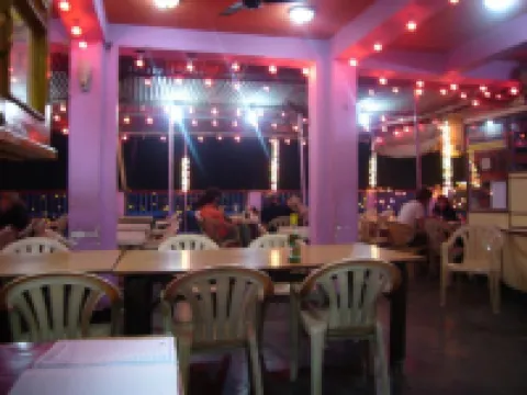 Shanti Guest House Hotels in Domari