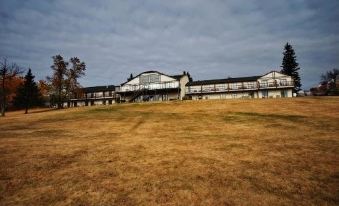 Kenosee Inn & Cabins