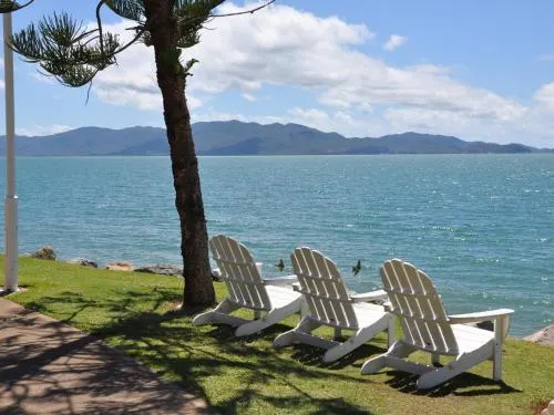 Palm Waters Holiday Villas - parking