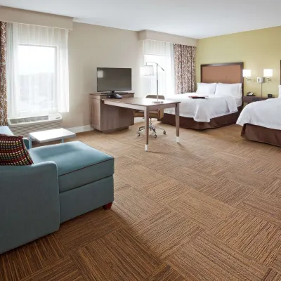 Hampton Inn Minneapolis Bloomington West Các khách sạn gần Trung tâm thương mại Midtown Global
