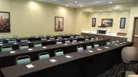 Hampton Inn Paramus - parking