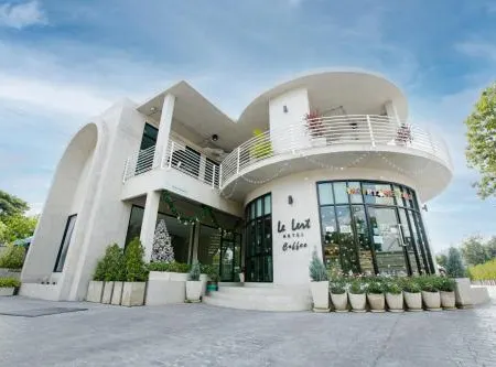 Le Lert Hotel Ratchaburi Отели в г. Ратбури