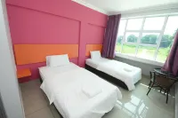 56 Hotel فنادق في مينتاكاب