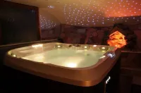 Hotel les Chalets - ที่มีสปา