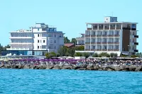 Hotel Tokio Beach - Azzurro Club Vacanze Hotel in zona Bagno Riviera - Bar Ristorante