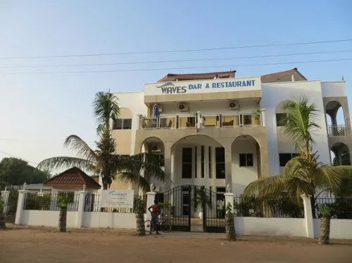 WaveCrest Luxury Boutique Apartments فنادق في Bakau