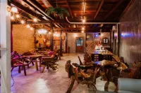 The History Cafe' & Guesthouse