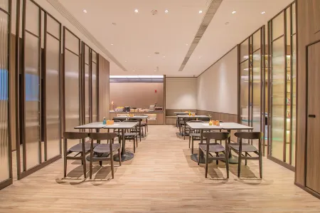 HanTing Hotel (Chengdu Tianfu Square Subway Station)