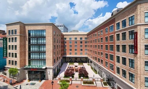 Courtyard Richmond Downtown