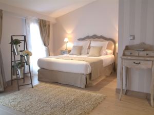 Le Petit Boutique Hotel