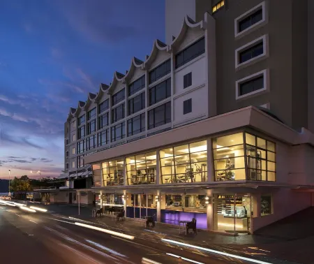 Hyatt Regency Kinabalu Отели рядом с достопримечательностью «Handicraft Market»