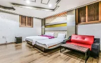 Samcheok Chungil Motel Отели рядом с достопримечательностью «Gangwon Jonghap Museum»
