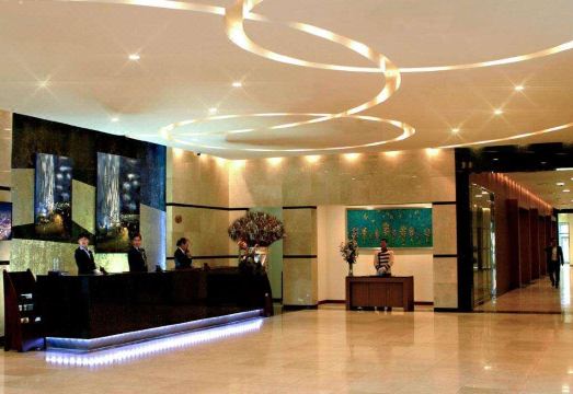 더 블루 스카이 호텔 & 타워 외관