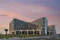 Holiday Inn Dubai Al-Maktoum Airport