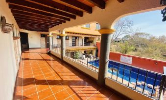 Hotel Santa Cruz - Housity