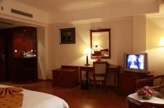 Lux Riverside Hotel & Apartment Hotels near Sisowath Riverside Park