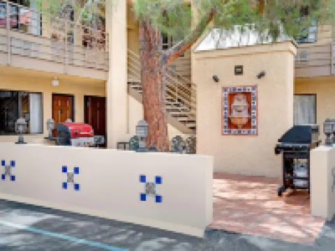 Days Inn by Wyndham Las Vegas Airport Near the Strip Hotels in Paradise